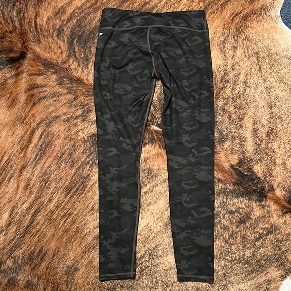 Fabletics camo leggings - Picture 2 of 3